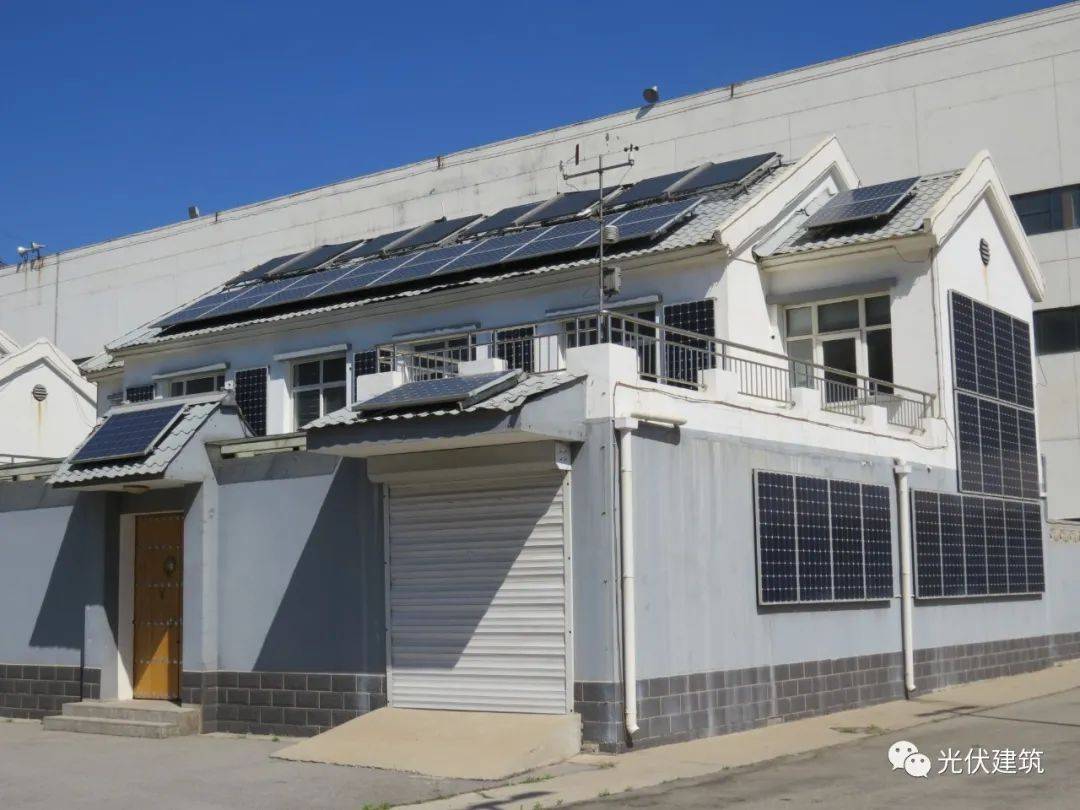 光伏材料在住宅建筑中的实际应用案例有哪些值得借鉴的经验